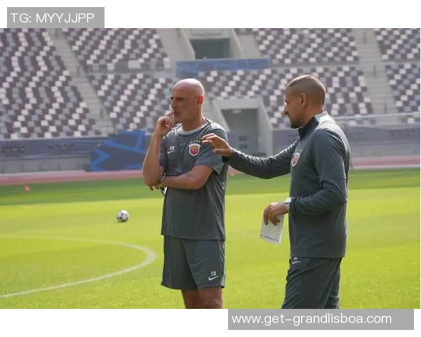 再集结时刻拉米罗带领球队开启新赛季首堂训练课